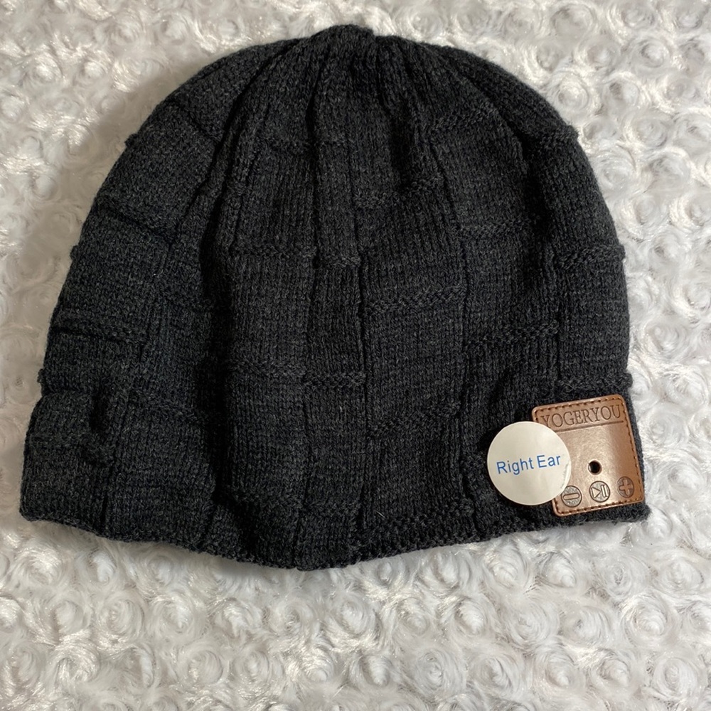 YogerYou beanie stocking cap with removable wireless speakers